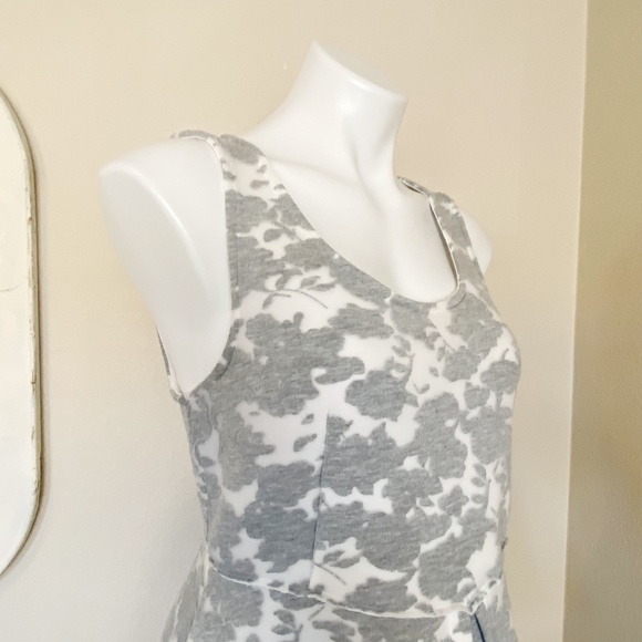 Anthropologie | Womens Akemi + Kim Gray Floral Print Fit and Flare Top | Size: - Picture 3 of 9